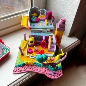 Vtg. Bluebird Polly pocket light up kitty house animal wonderland